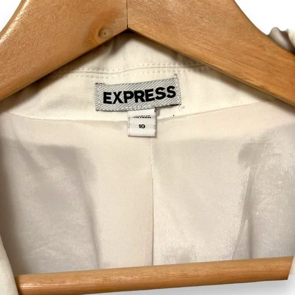 Express White 2 Button 3/4 Ruched Sleeves with Notched Lapels and Tailored Fit - Picture 11 of 15